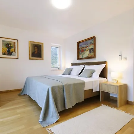 Jure By Interhome Zupa