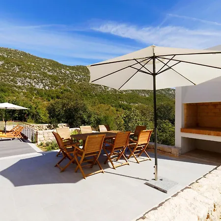 Holiday home Jure By Interhome